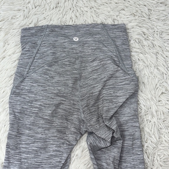 Lululemon Train Times Crop Wee Are From Space Ice Grey Alpine White - Picture 7 of 7
